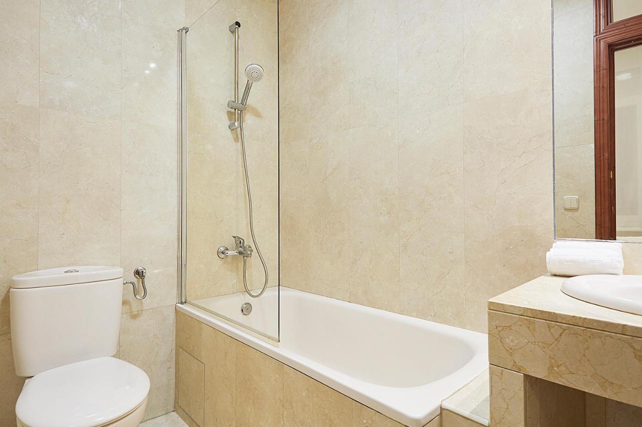 Leeways Apartment IX In Gran Via Madrid Bagian luar foto